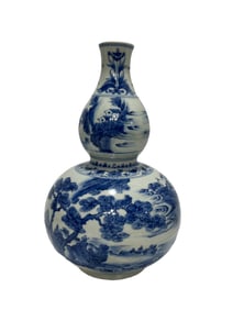Blue and white landscape gourd vase
