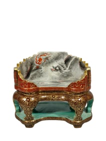 Ink-painted dragon-patterned chair