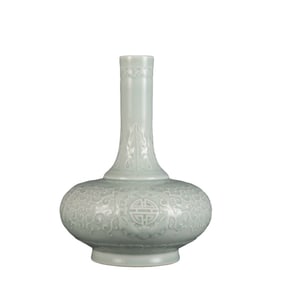 Green glaze carved gall bladder vase with blessing and longevity