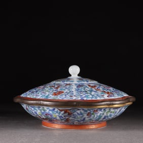 Blue and white doucai edging box