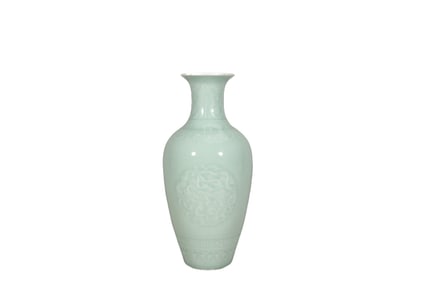 Bean green glaze vase with phoenix pattern