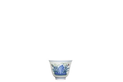 Blue and white doucai narcissus cup