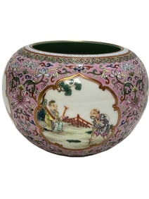 Pastel-colored brush washer with window and figure pattern