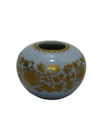 Small green-glazed water pot with gilt pattern