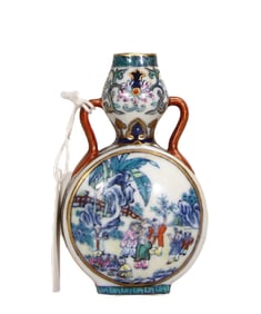 Doucai small gourd vase with ribbon and pattern of children playing