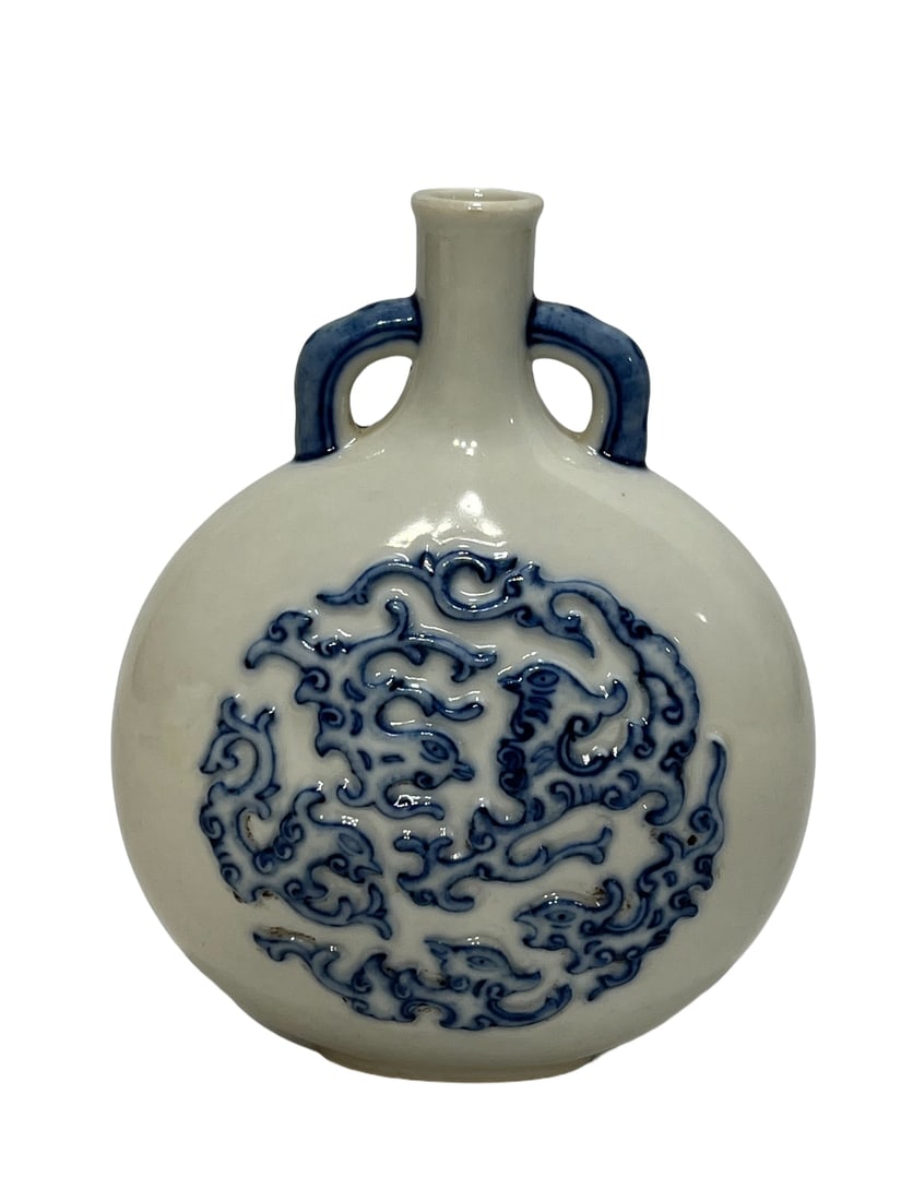 Small flat bottle with blue and white carved dragon pattern: H?13cm