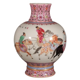 Pink enamel-painted melon-shaped vase with panoramic figures: