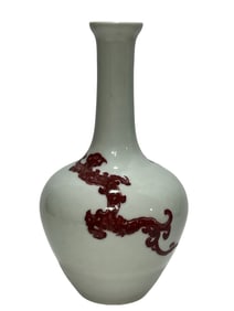 Underglaze red gallbladder vase