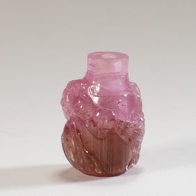 Tourmaline snuff bottle