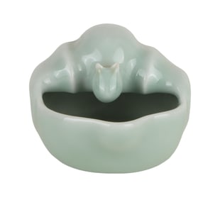 Small brush washer with bat-shaped powder green glaze