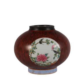 Small jar with wood-grain glaze and window-cut famille rose floral and bird pattern