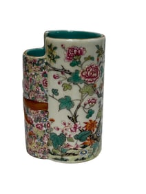 Powder enamel flower-proof brush holder