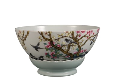 Famille rose heart-shaped bowl