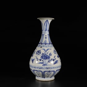 Blue and white flower pattern jade pot Chunping