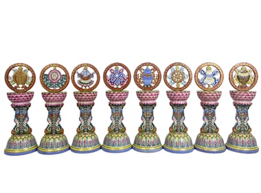 A set of famille rose yellow-ground patterns and coral red gold-painted eight treasures