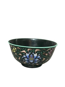 Black-ground famille rose floral bowl