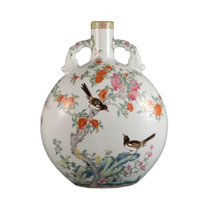 Famille Rose Anshin-Patterned Flat Bottle with Cloud-Shaped Handles