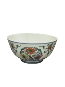 Doucai floral pattern bowl