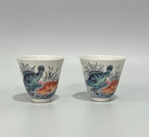 Enameled fish-patterned cup