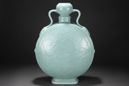 Celadon-glazed dragon-patterned bottle