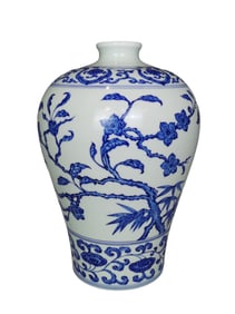 Blue and white plum vase with floral spray design