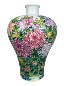 Large enamel chrysanthemum-patterned plum vase