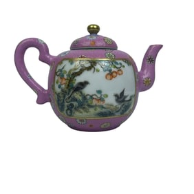 A vase with a pink background, phoenix tail grass, and a ball-shaped flower pattern, and two sides