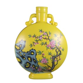 Lemon-yellow glazed famille rose plum blossom and peach blossom design, ruyi-shaped handles, moon