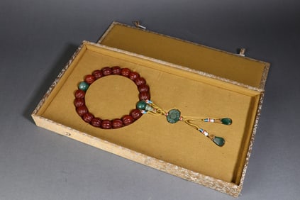 Agate Eighteen Hands