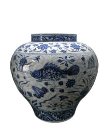 Large blue and white porcelain jar with freshwater fish and seaweed design
