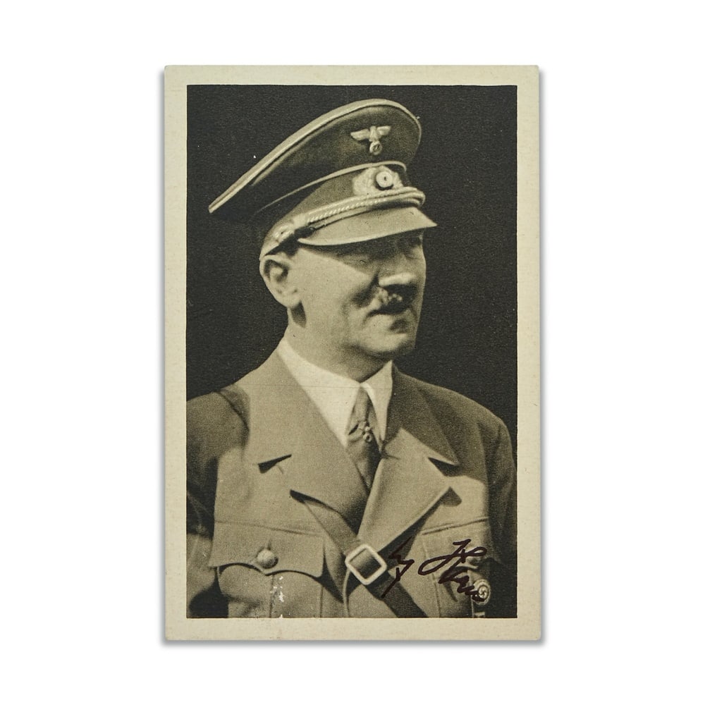 ADOLF HITLER SIGNED PORTRAIT POSTCARD (1 of 2)