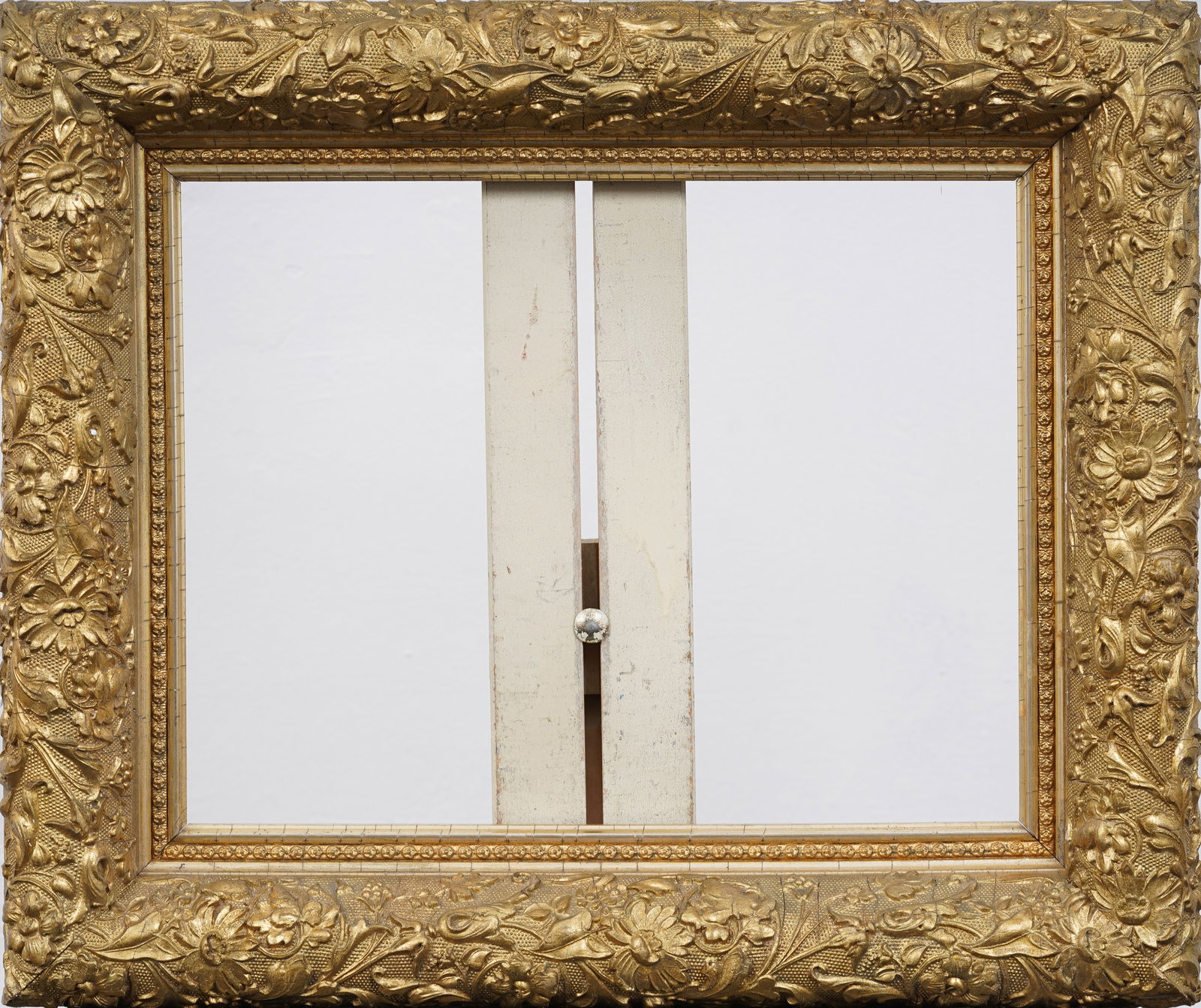 Antique American Gold Oil Painting Frame Fits 11 by 14 Inch Artwork: Antique American oil painting frame. Measuring 16 by 19 inches overall and 11 by 14 opening. Please see all images for condition. Size is measured and written on the back of the painting. The first si