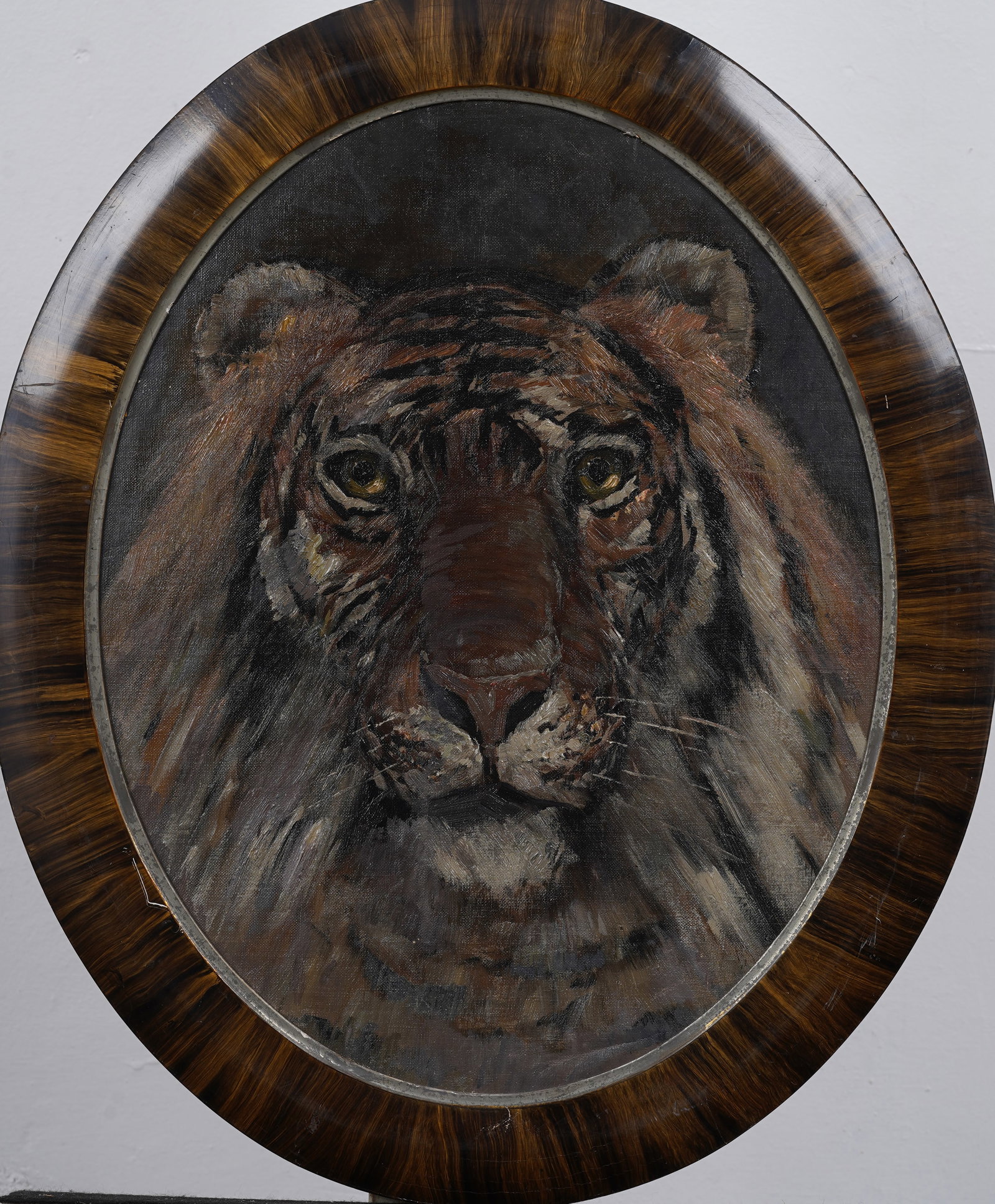 Vintage American Impressionist Framed Lion Portrait Oil Painting: Vintage American oil painting. Oil on canvas, lain to board. Measuring: 24 by 20 inches overall, and 20 by 16 painting alone. Please see all images for condition. Size is measured and written on the b