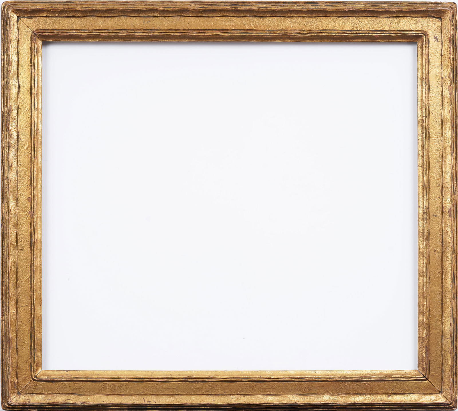 Newcomb Macklin Giltwood Impressionist Antique American Oil Painting Frame: Vintage American oil painting frame. The sizes are written verso. The first size is the overall, then rabbet and finally sight size. Please see all images for condition. Size is measured and written o