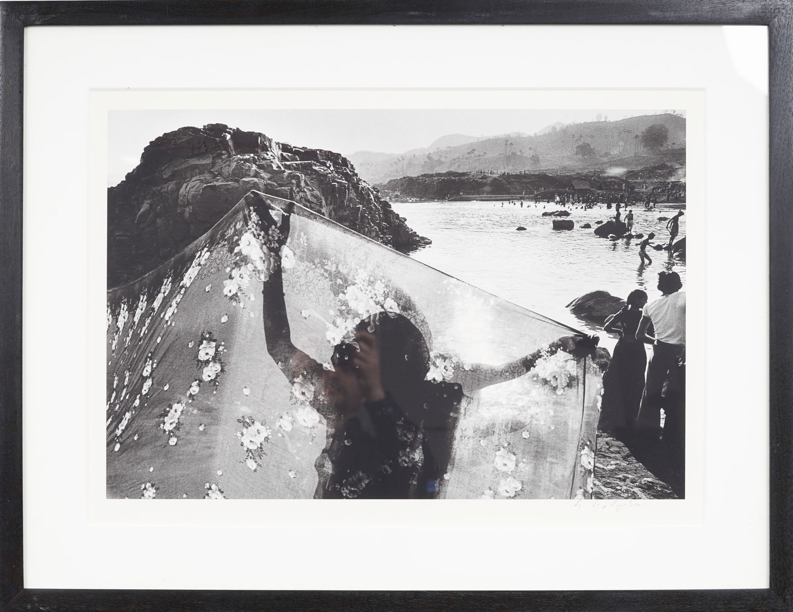 Sebastiao Salgado Brazilian Photographer Signed Vintage Framed Modernist Beach Scene Portrait: Vintage Sebastiao modernist photograph. Signed. Framed. Measuring: 25 by 32 inches overall, and 16 by 23 photo alone. Please see all images for condition. Size is measured and written on the back of t