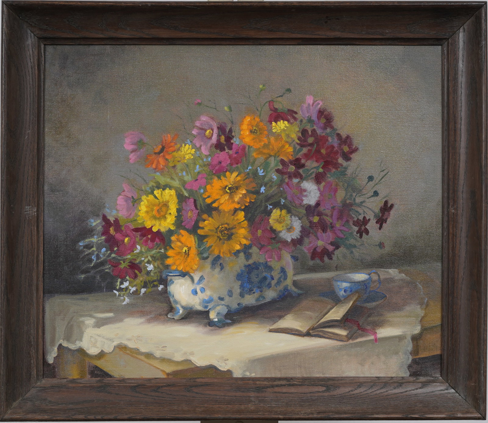 Vintage American Spring Wildflower Bouquet Still Life Original Oil Painting Framed: Framed vintage American oil painting on canvas. Measuring: 25 by 29 inches overall, and 20 by 24 painting alone. Please see all images for condition. Size is measured and written on the back of the pa