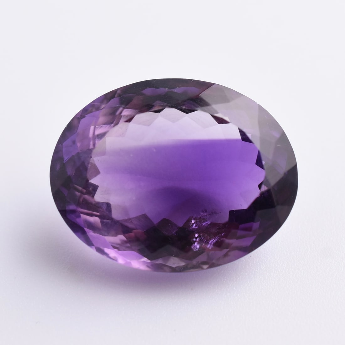 30.8ct Natural Amethyst Oval: Size: 18.6 x 23.6mm | Appears be be unheated. Domestic flat rate shipping with Fedex is set to $45 plus insurance for this lot. Metals and stones are guaranteed. Please see all images for condition Fo
