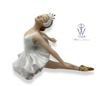 20th C. German Wallendorf Hand Painted Ballerina Dancer Figurine, Signed