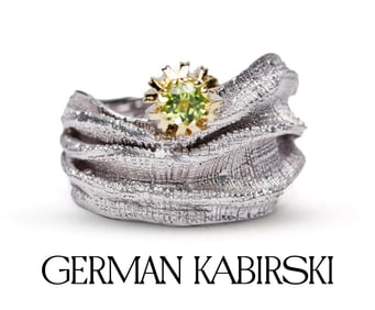 A German Kabirski Blessing Textured 925 Silver W/ Natural Peridot Ring