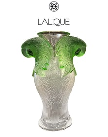 A Contemporary Limited Edition LALIQUE Figural Macaw Parrot Crystal Glass Vase, Signed