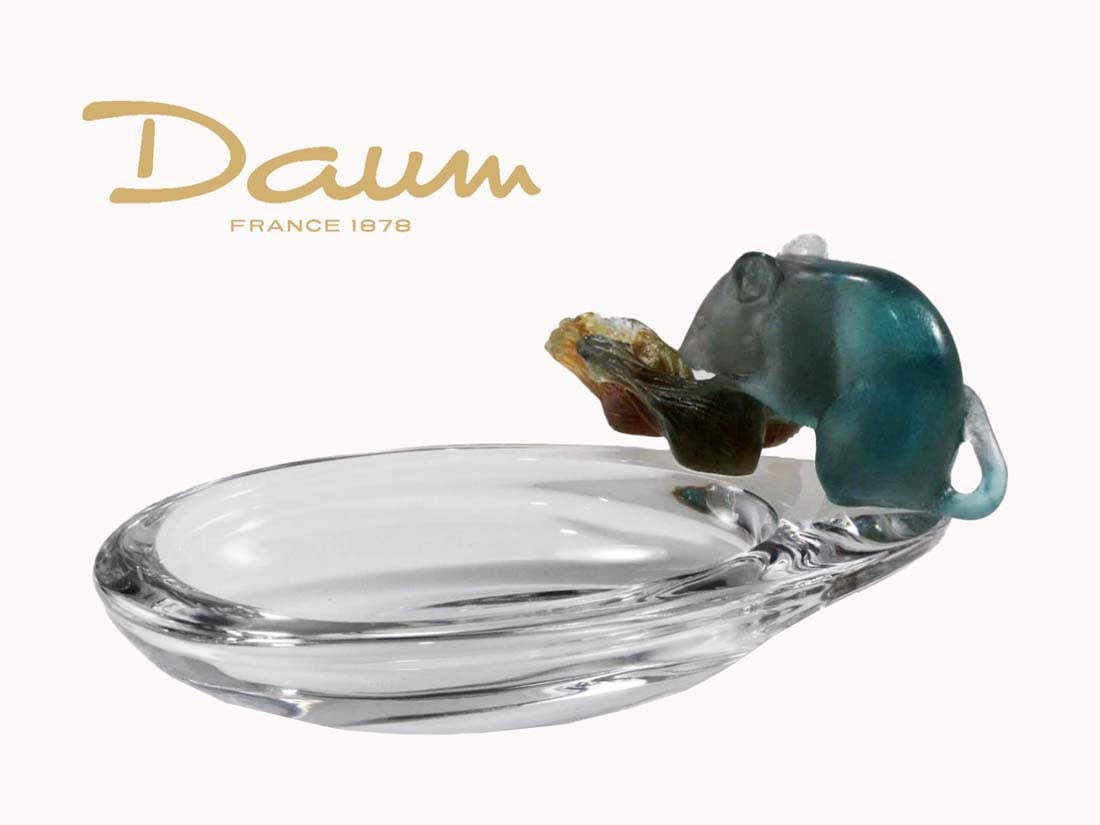 A Rare DAUM Pate De Verre Glass & Clear Crystal Mouse Figural Trinket Bowl/Dish, Boxed: A Rare French DAUM Pate De Verre Glass & Clear Crystal Mouse Figural Trinket Bowl/Dish, signed with Box. L 7.5" x H 4"
