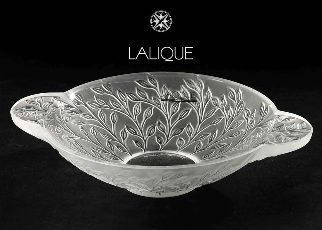 A LALIQUE CHEVREFEUILLE HONEYSUCKLE HANDLED CRYSTAL TRAY, SIGNED: A FRENCH LALIQUE CHEVREFEUILLE HONEYSUCKLE HANDLED CRYSTAL TRAY, SIGNED. 7.75" x 3.5"