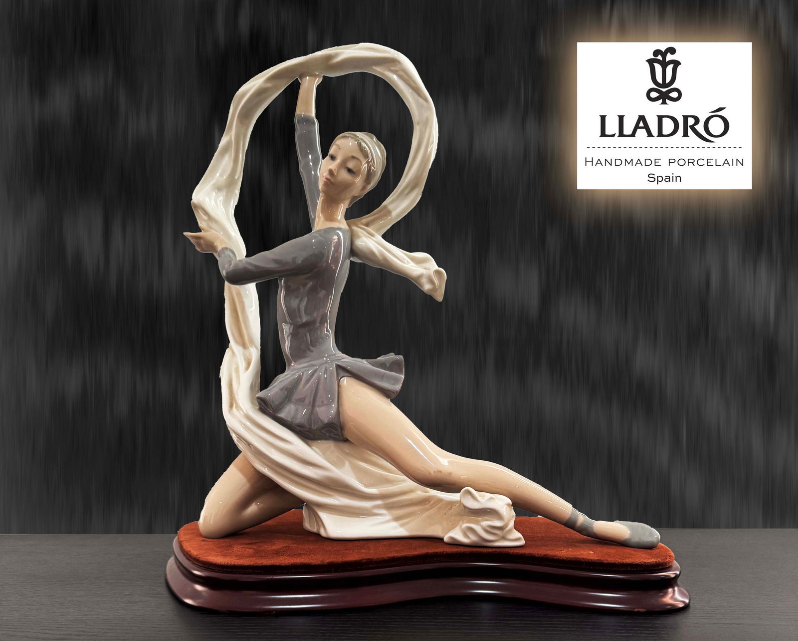 Ballerina Dancer, NAO LLADRO DAISA Porcelain Figurine On Wooden Base, Hallmarked (1 of 12)