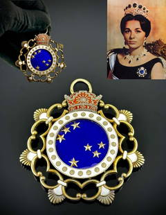 Iran Persian Pahlavi Imperial Family Order of the Pleiades Medal: Iran Persian Pahlavi Imperial Family Order of the Pleiades Medal. About History: The Order of the Pleiades (Persian: Neshan-e-Haftpaykar or Order of Haft Paykar), was an all-female order of the
