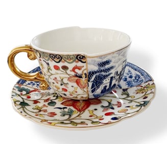 An English China Bone Euro Style Ceramic Tea Cup