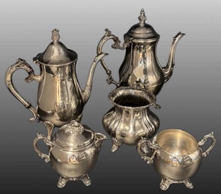 A Vintage Set of 5 Pieces Silver-Plated Tea/Coffee