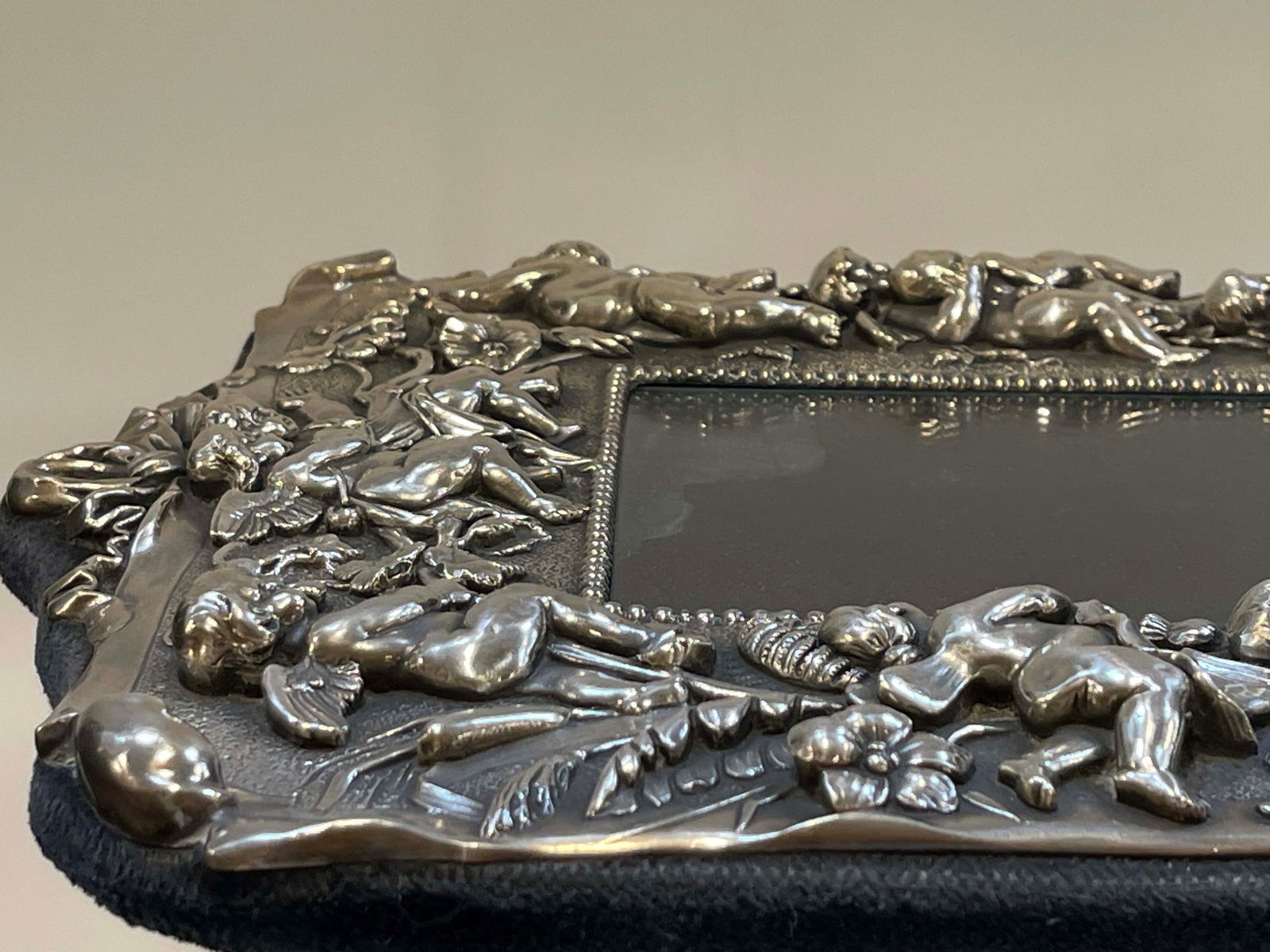 A Sterling Silver 925 Figural Frame - 10