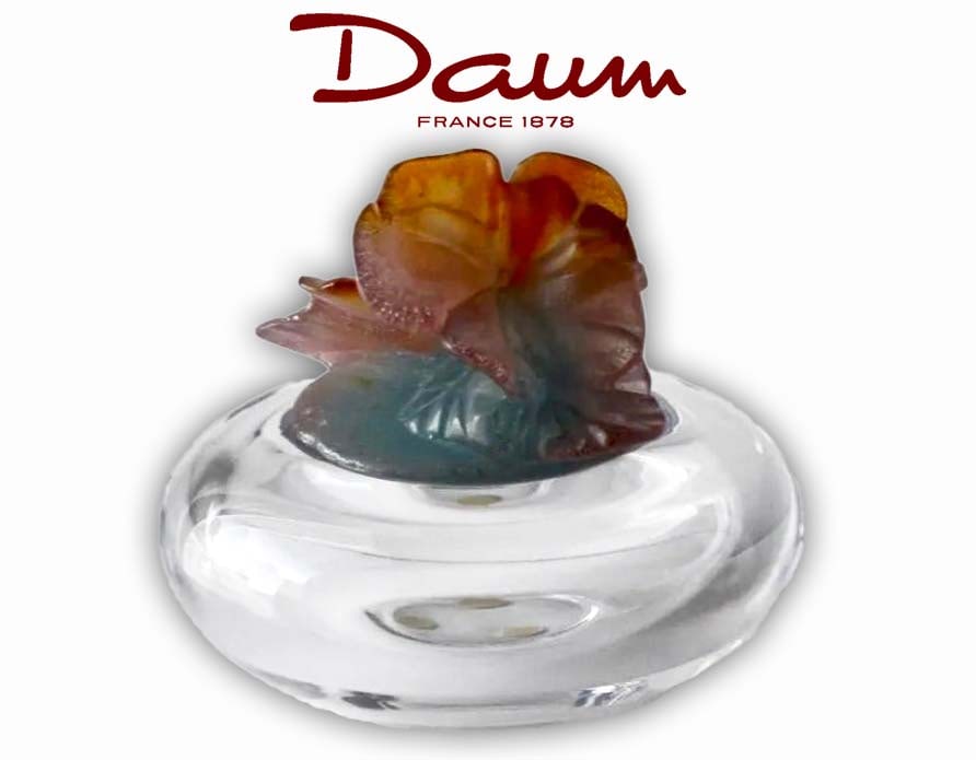 A French DAUM Pate De Verre Flowers Art Glass Crystal Lidded Bowl: A French DAUM Pate De Verre Flowers Art Glass Crystal Lidded Bowl, Signed. H 0.5" x W 4.75"