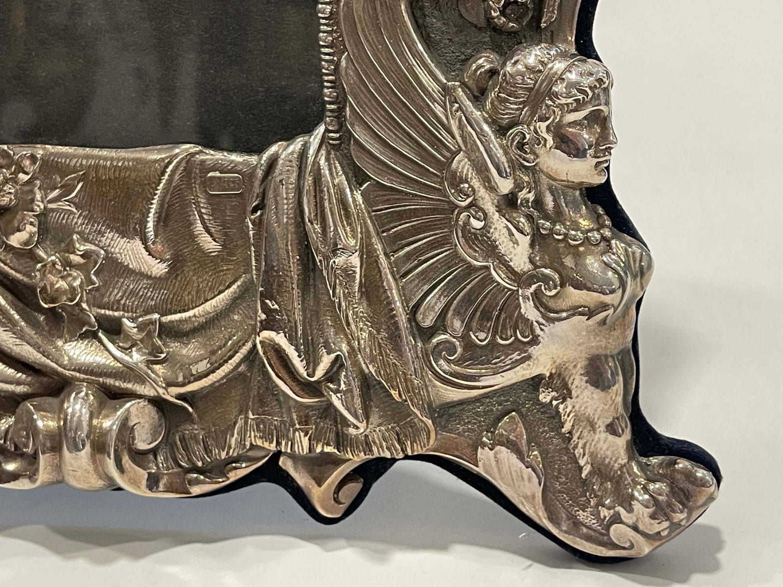 A Sterling Silver 925 Figural Frame - 8