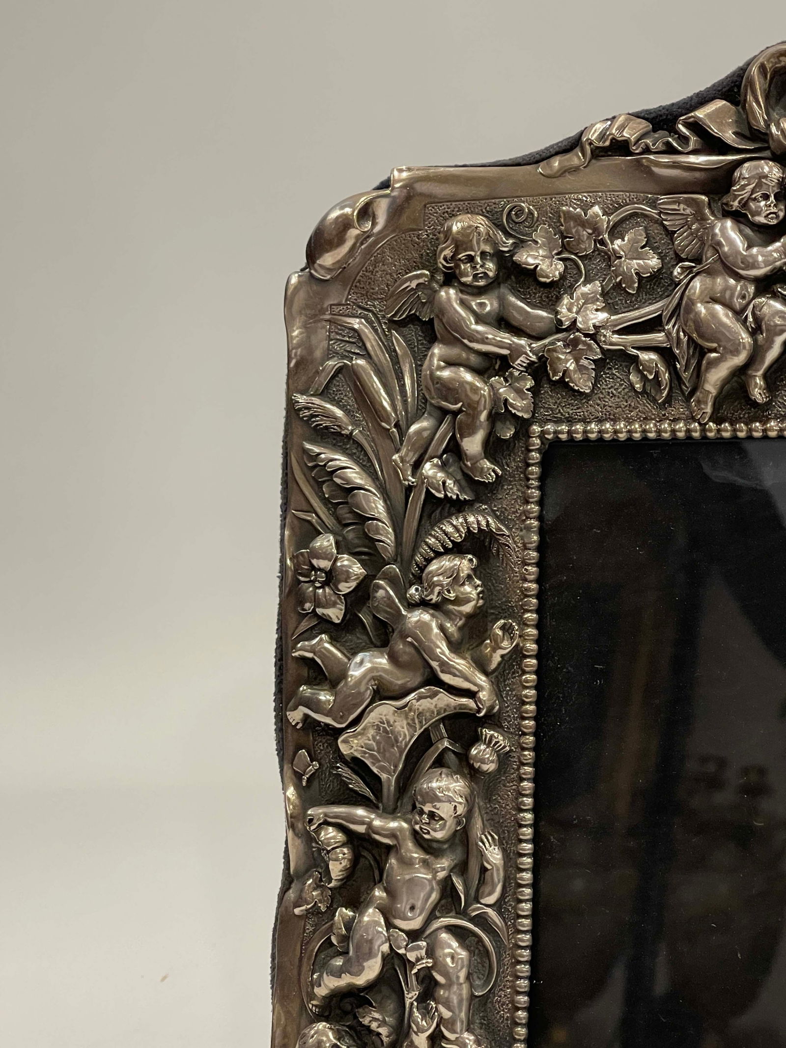 A Sterling Silver 925 Figural Frame - 8